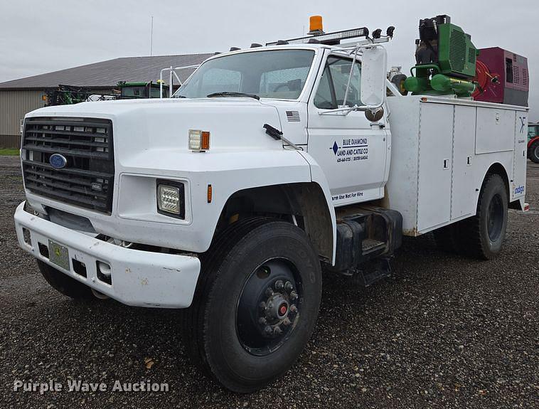 Image of Ford F-800 Primary image