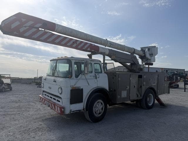 Image of Ford F-8000 equipment image 1