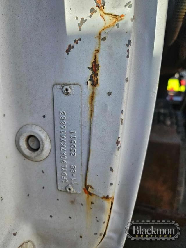 Image of Ford FT900 equipment image 4