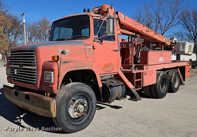 Image of Ford L8000 Primary image