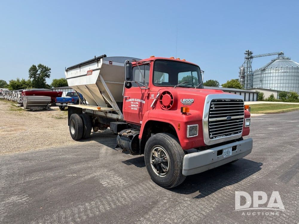 Image of Ford L8000 Primary image