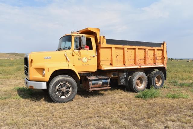 Image of Ford L8000 equipment image 1