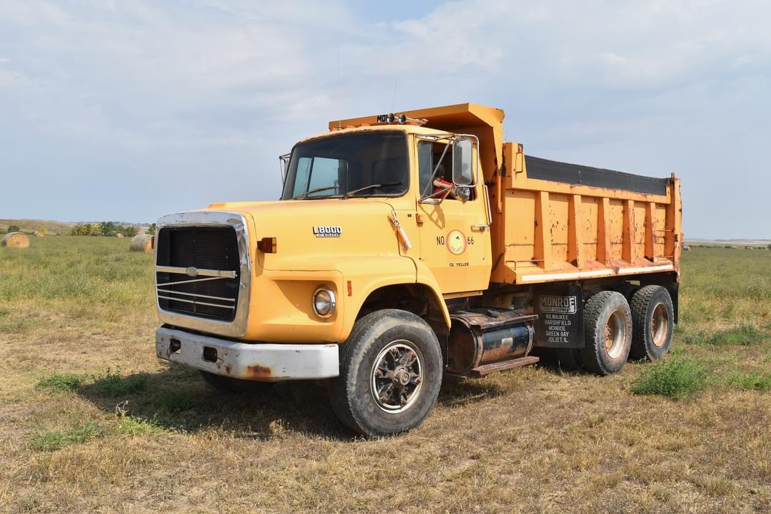 Image of Ford L8000 Primary image