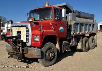 Main image Ford L8000