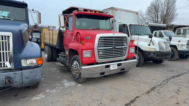 Image of Ford L8000 equipment image 2