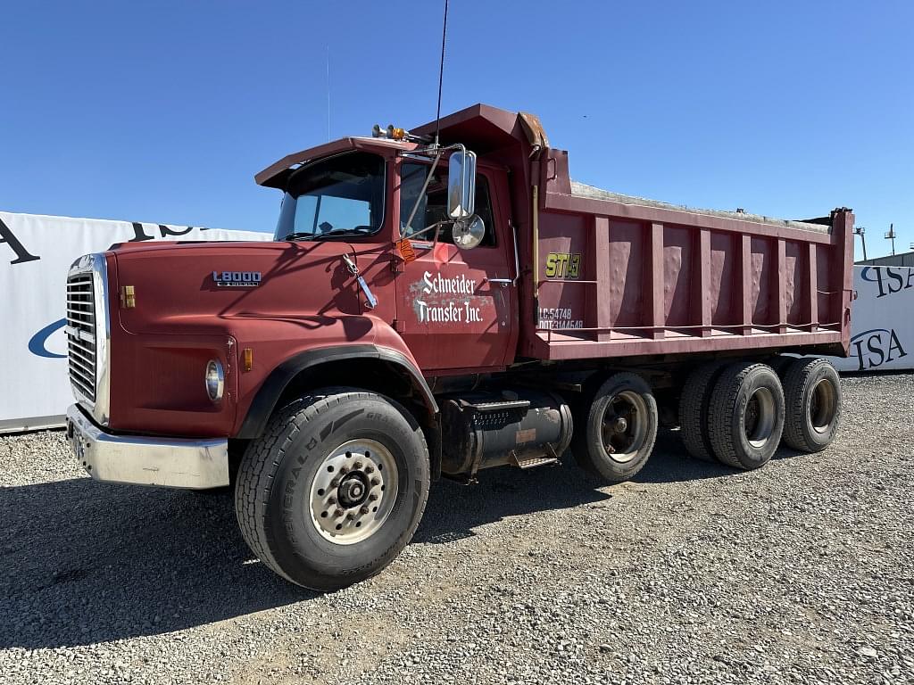 Image of Ford L8000 Primary image