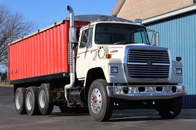 Image of Ford L9000 equipment image 3
