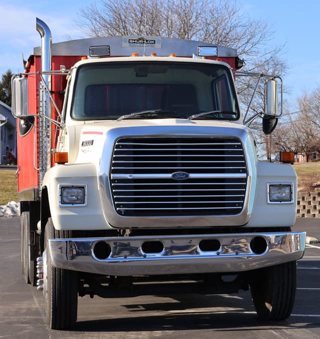 Image of Ford L9000 equipment image 4
