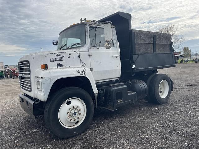 Image of Ford L9000 equipment image 1