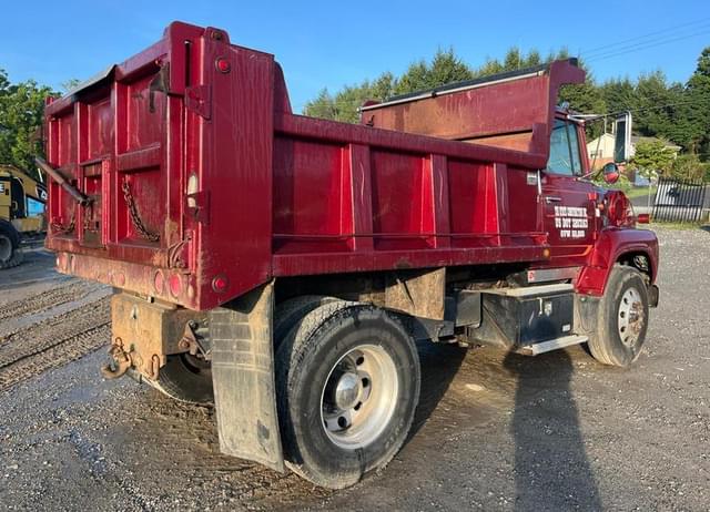 Image of Ford L9000 equipment image 4