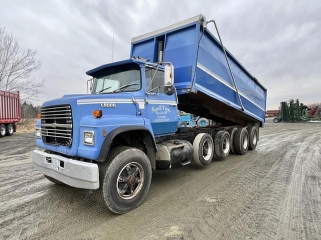 Image of Ford L9000 equipment image 1