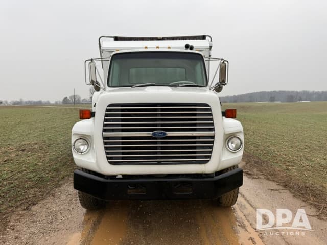 Image of Ford L9000 equipment image 1