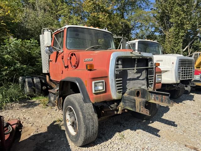 Image of Ford L9000 equipment image 2