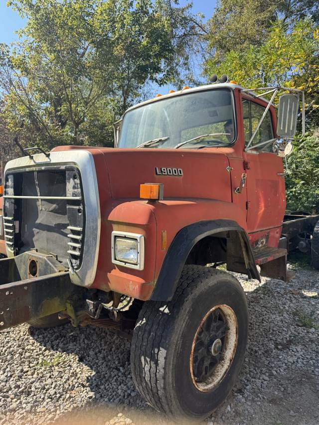 Image of Ford L9000 equipment image 1