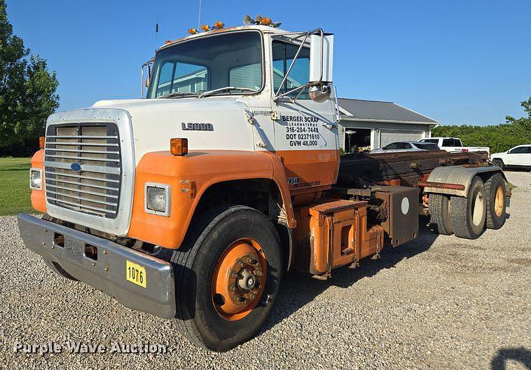 Image of Ford L9000 Primary image
