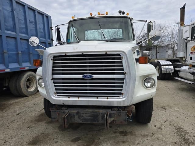 Image of Ford L9000 equipment image 1