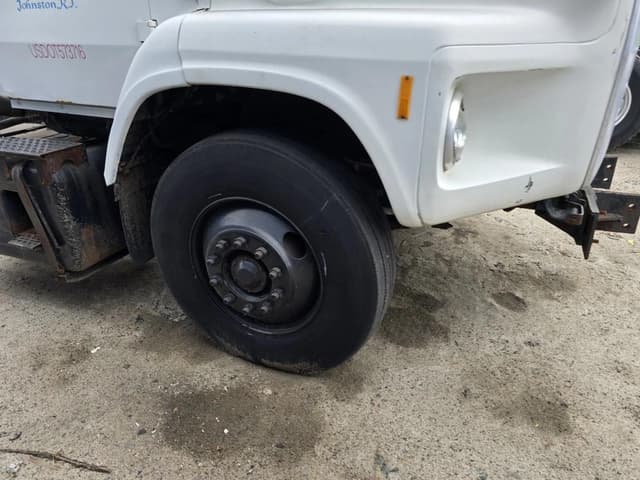 Image of Ford L9000 equipment image 3