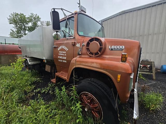 Image of Ford LN8000 equipment image 3