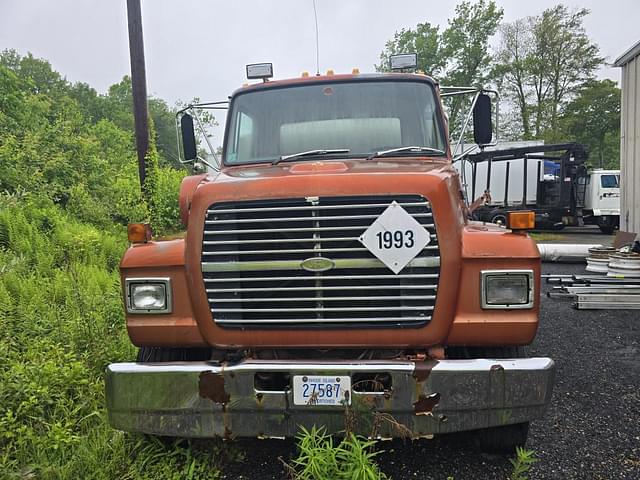 Image of Ford LN8000 equipment image 1