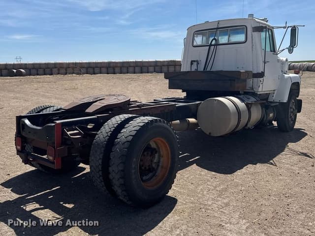 Image of Ford LN9000 equipment image 4