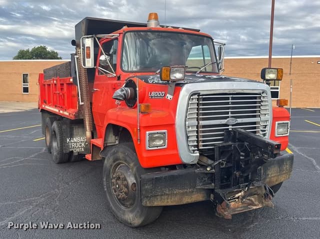 Image of Ford LNT8000 equipment image 2