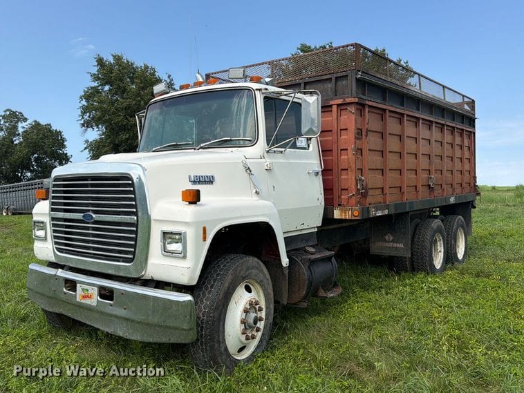 1989 Ford LNT8000 Equipment Image0