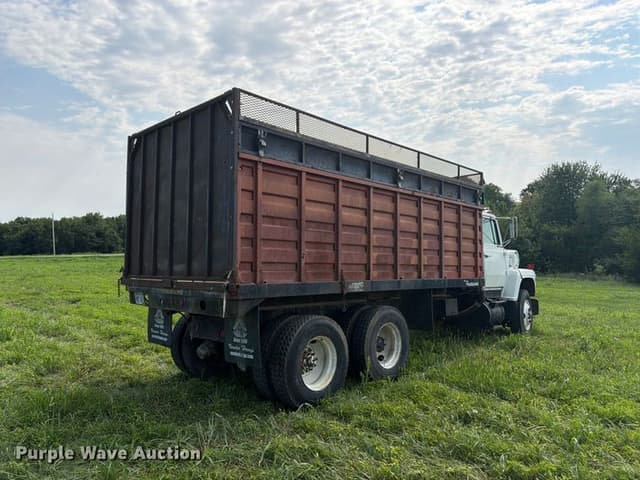 Image of Ford LNT8000 equipment image 4