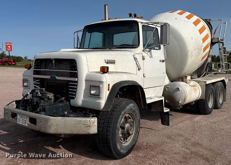 Image of Ford LT8000 Primary image