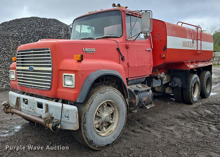 Image of Ford LT8000 Primary image
