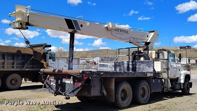 Image of Ford LT9000 equipment image 4