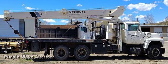Image of Ford LT9000 equipment image 3