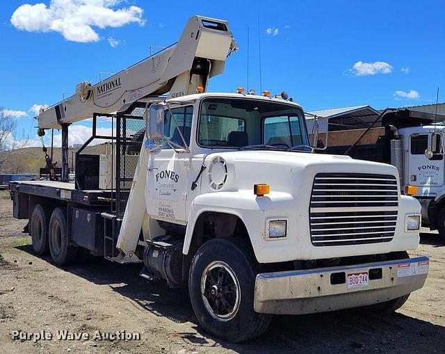 Image of Ford LT9000 equipment image 2