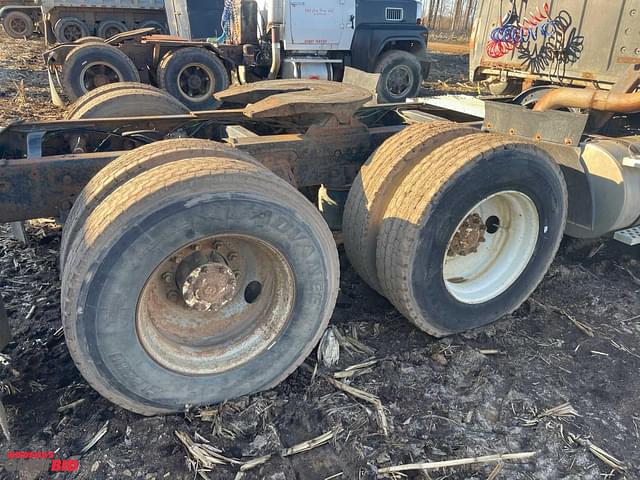 Thumbnail image Ford LTL9000 24