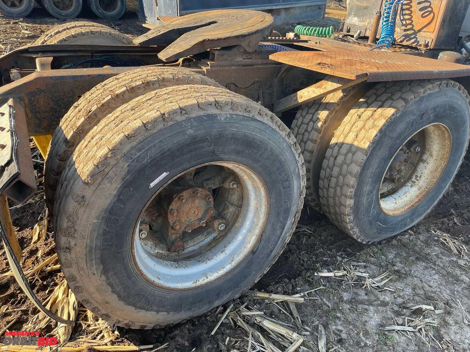 Main image Ford LTL9000 23