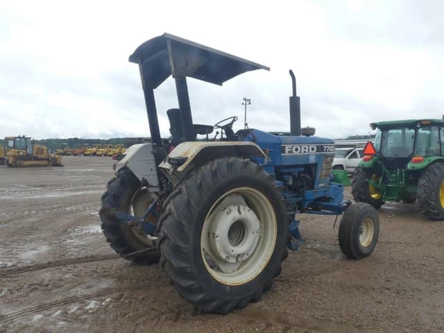 Image of Ford 7710 equipment image 2