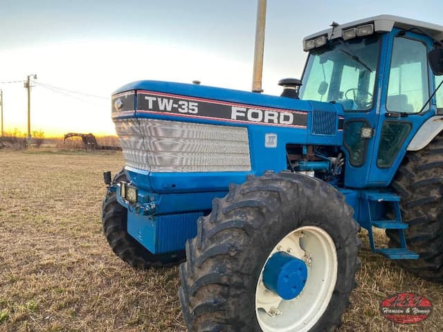 Image of Ford TW-35 equipment image 4
