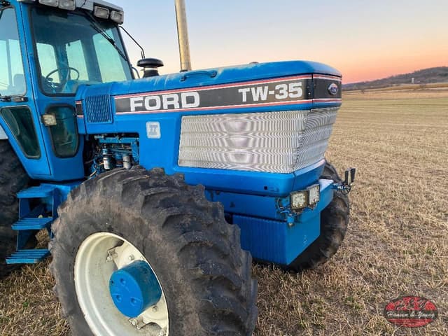 Image of Ford TW-35 equipment image 3