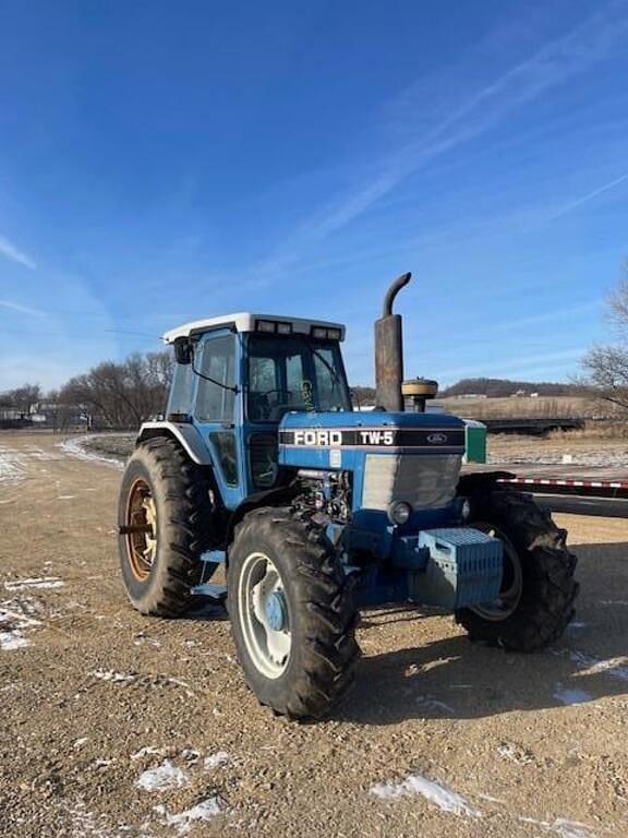 Image of Ford TW-5 equipment image 1