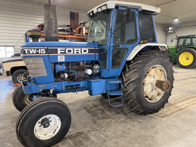 Image of Ford TW-15 equipment image 4