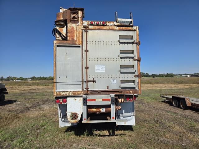 Image of Freightliner Cab Over equipment image 4