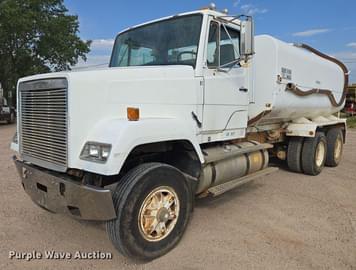 Main image Freightliner FLC11264T