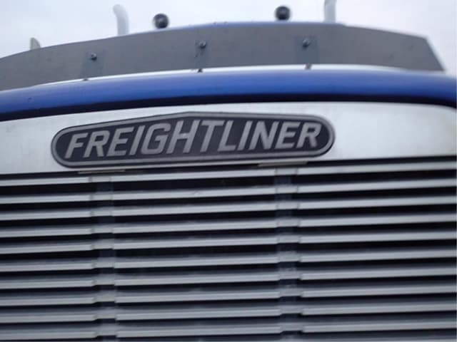 Image of Freightliner FLD equipment image 2