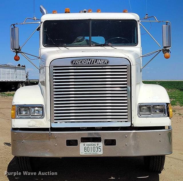 Image of Freightliner FLD equipment image 1