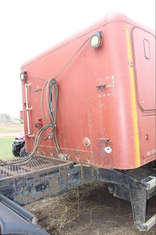 Image of Freightliner FLD120 equipment image 3
