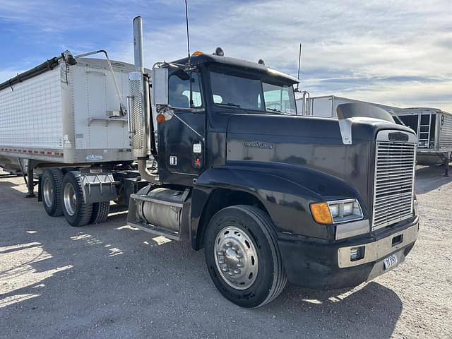 Image of Freightliner FLD120 equipment image 1