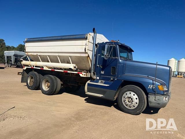 Image of Freightliner FLD120 equipment image 1