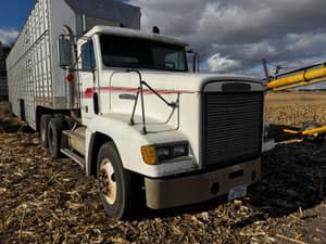 1989 Freightliner FLD120 Image