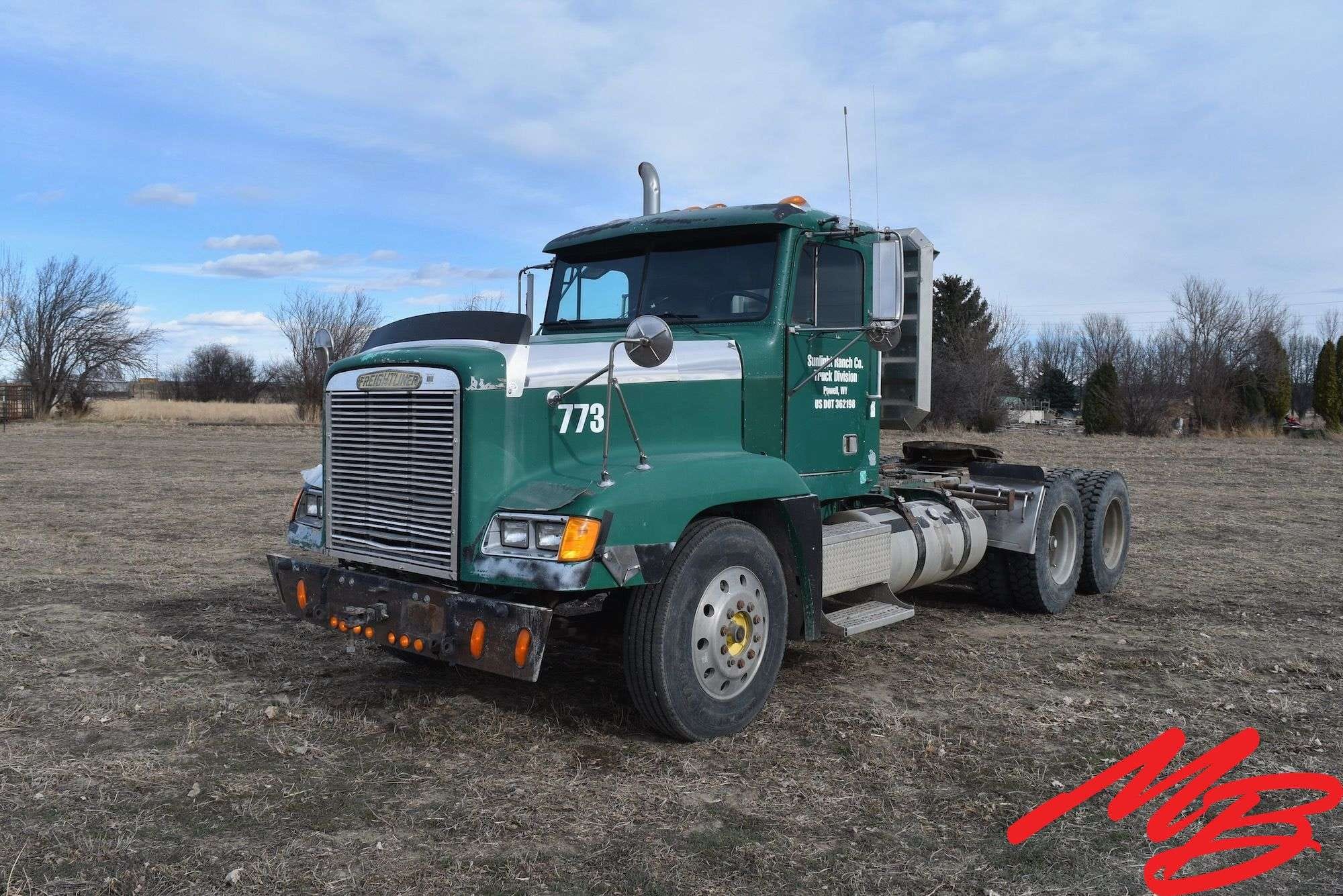 1989 Freightliner FLD120 Equipment Image0
