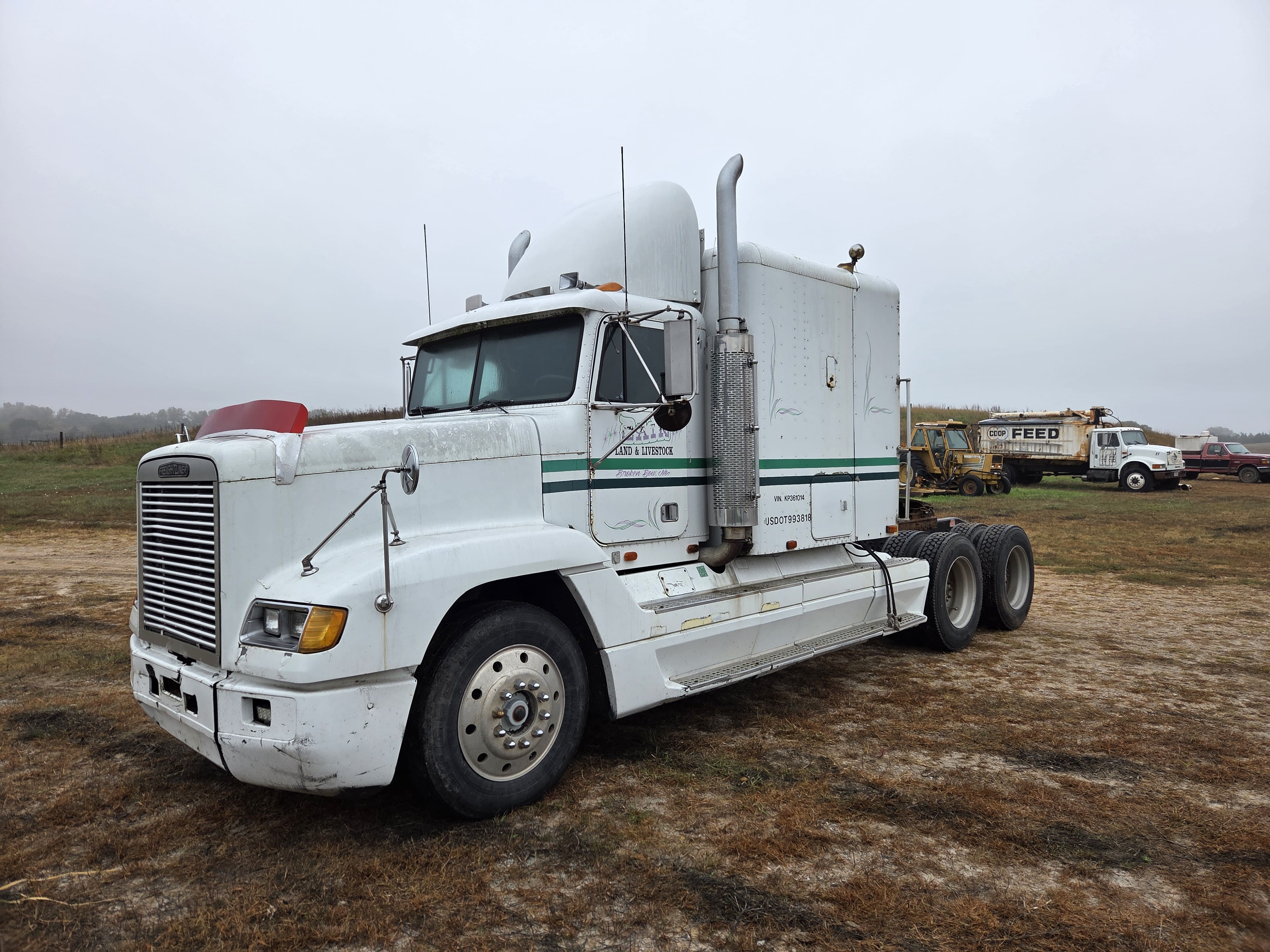 1989 Freightliner FLD120 Equipment Image0