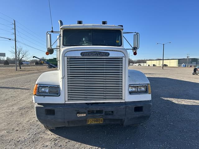 Image of Freightliner FLD120 equipment image 4